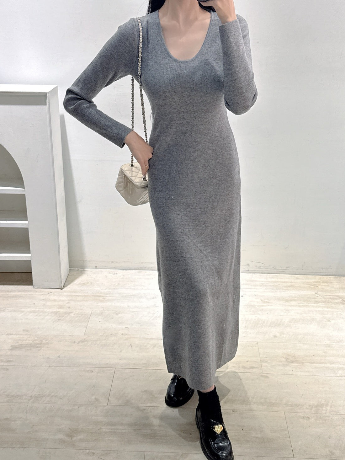 顯瘦大U領厚磅針織洋裝