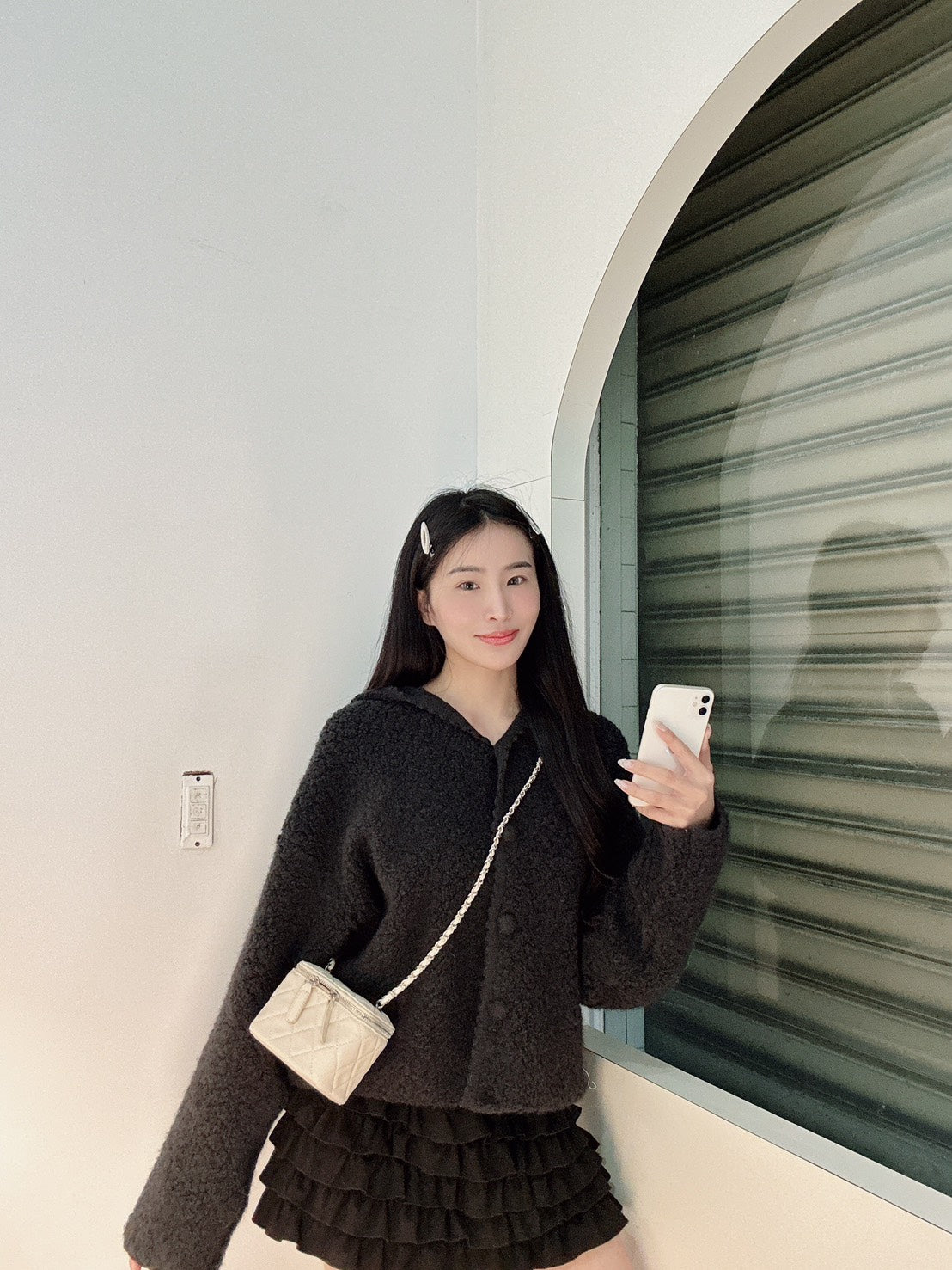 波浪滾邊羊羔毛針織外套