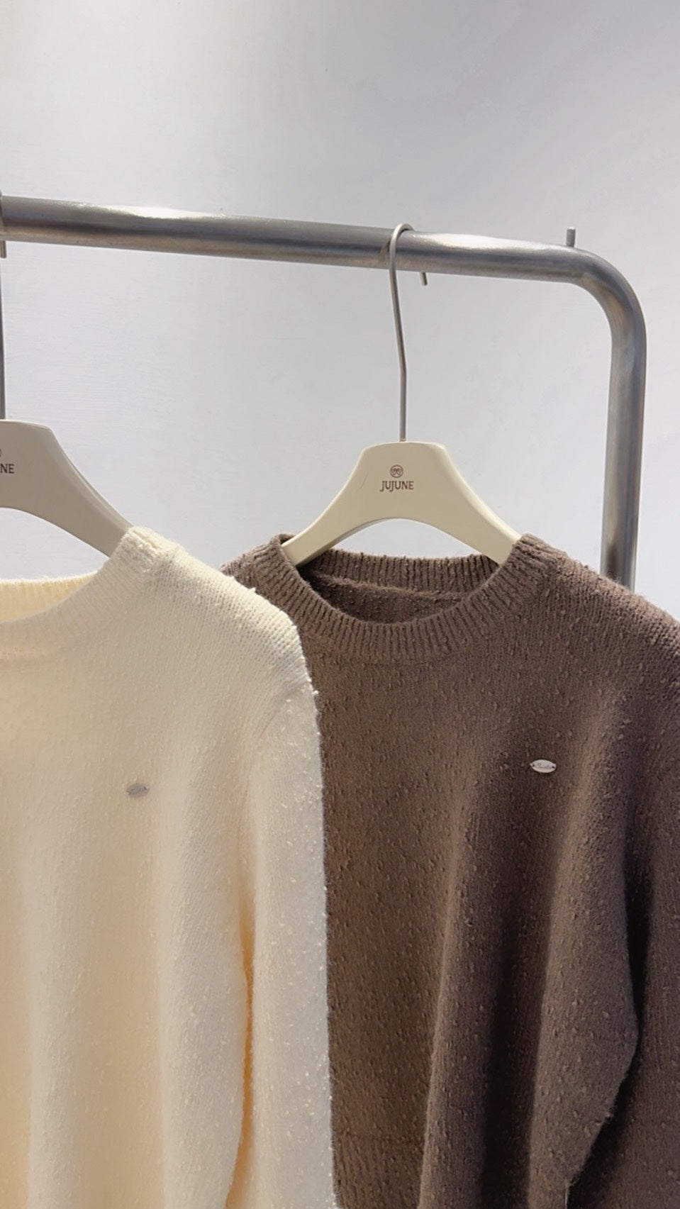 小圓標點點柔軟針織衫