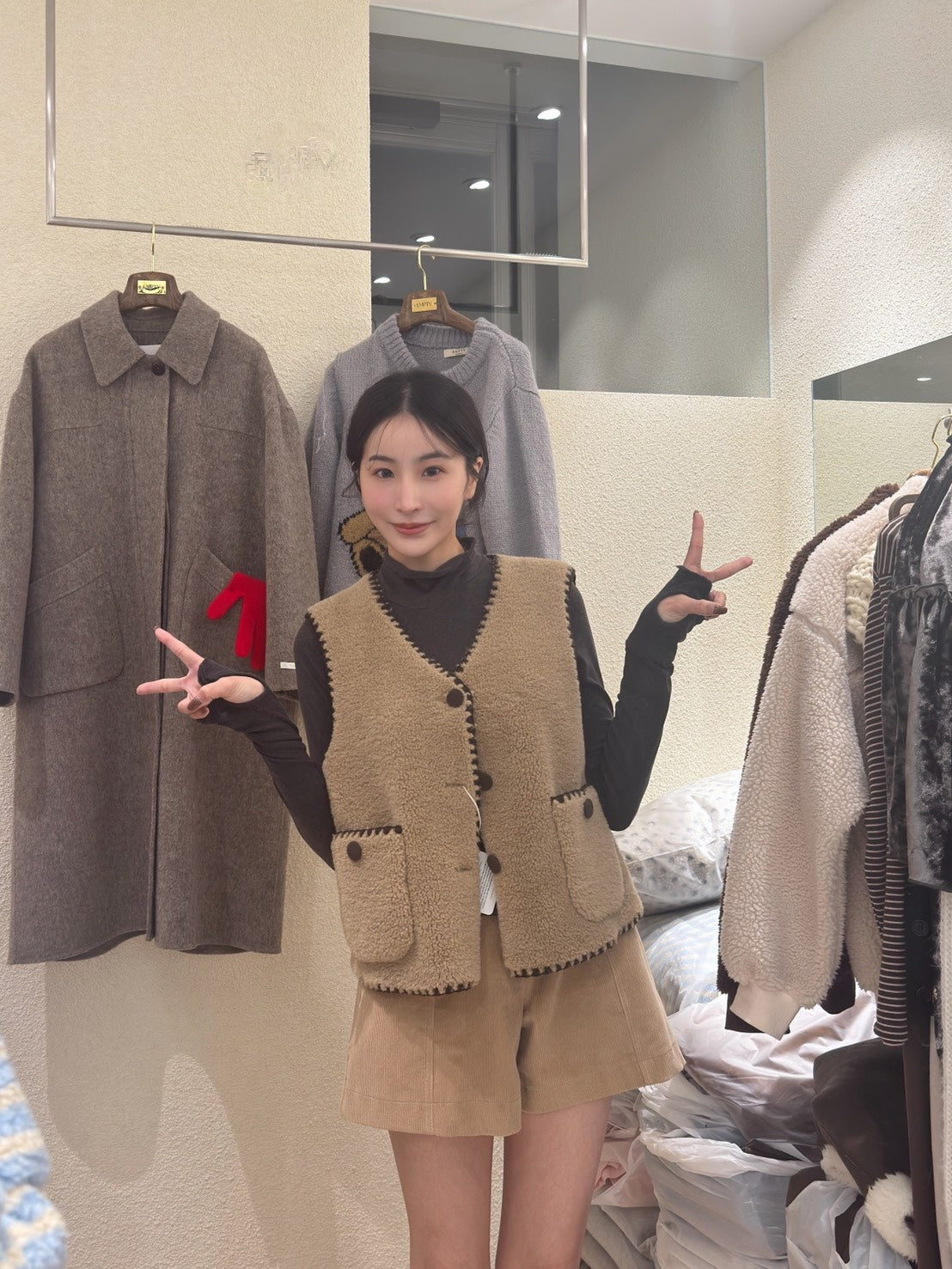 滾邊羊羔毛背心