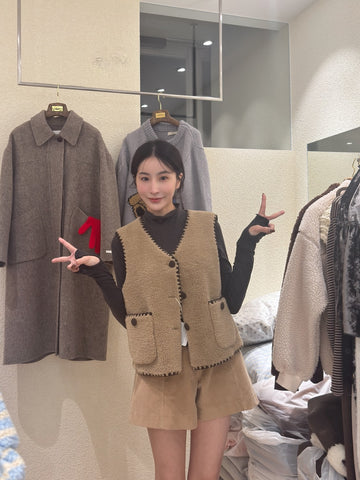 滾邊羊羔毛背心