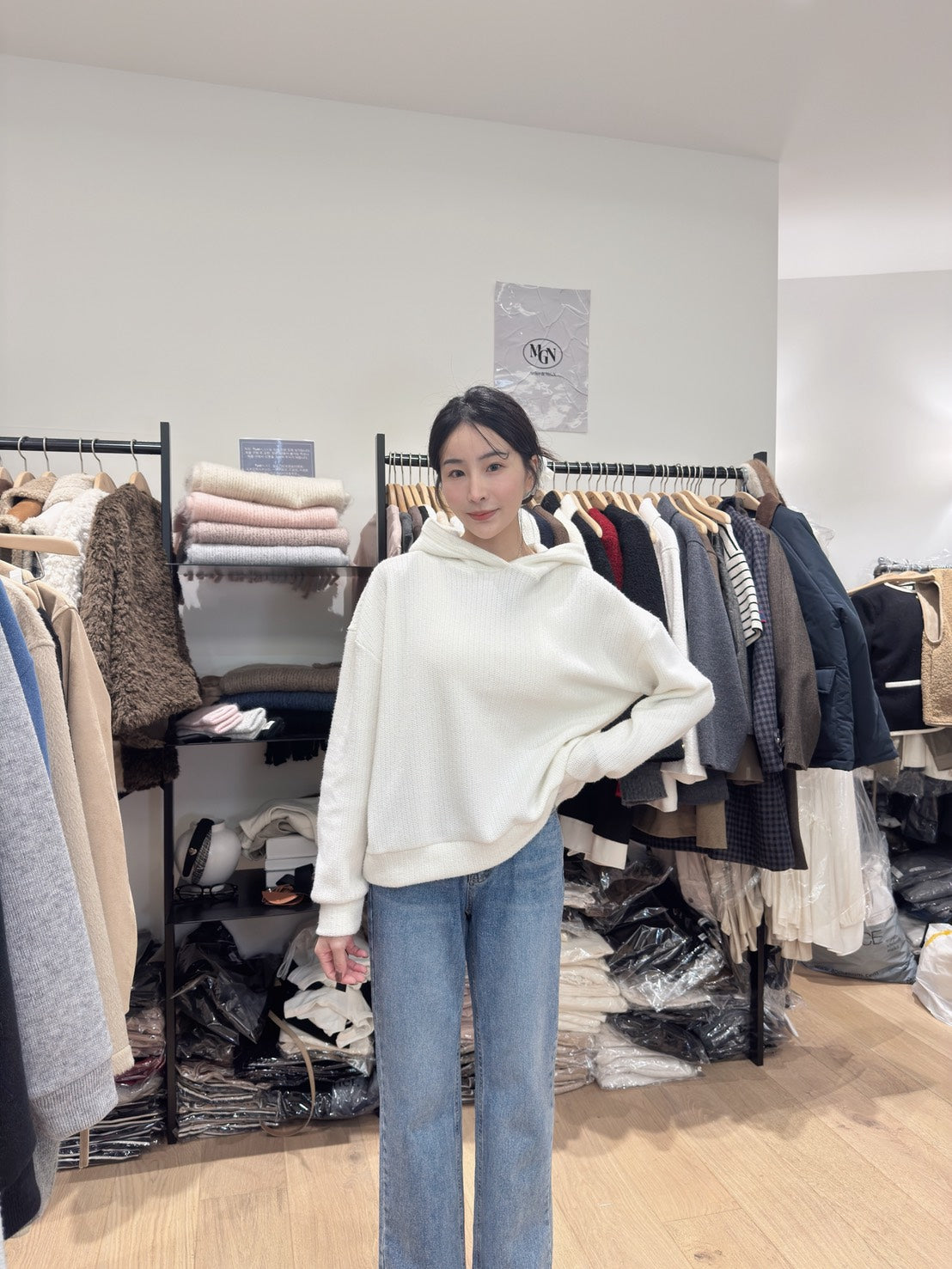 輕奢感連帽針織衫