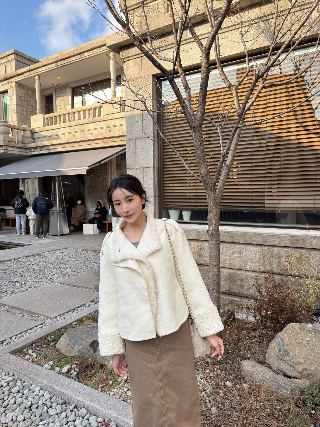 羊羔毛袖翻領手工大衣