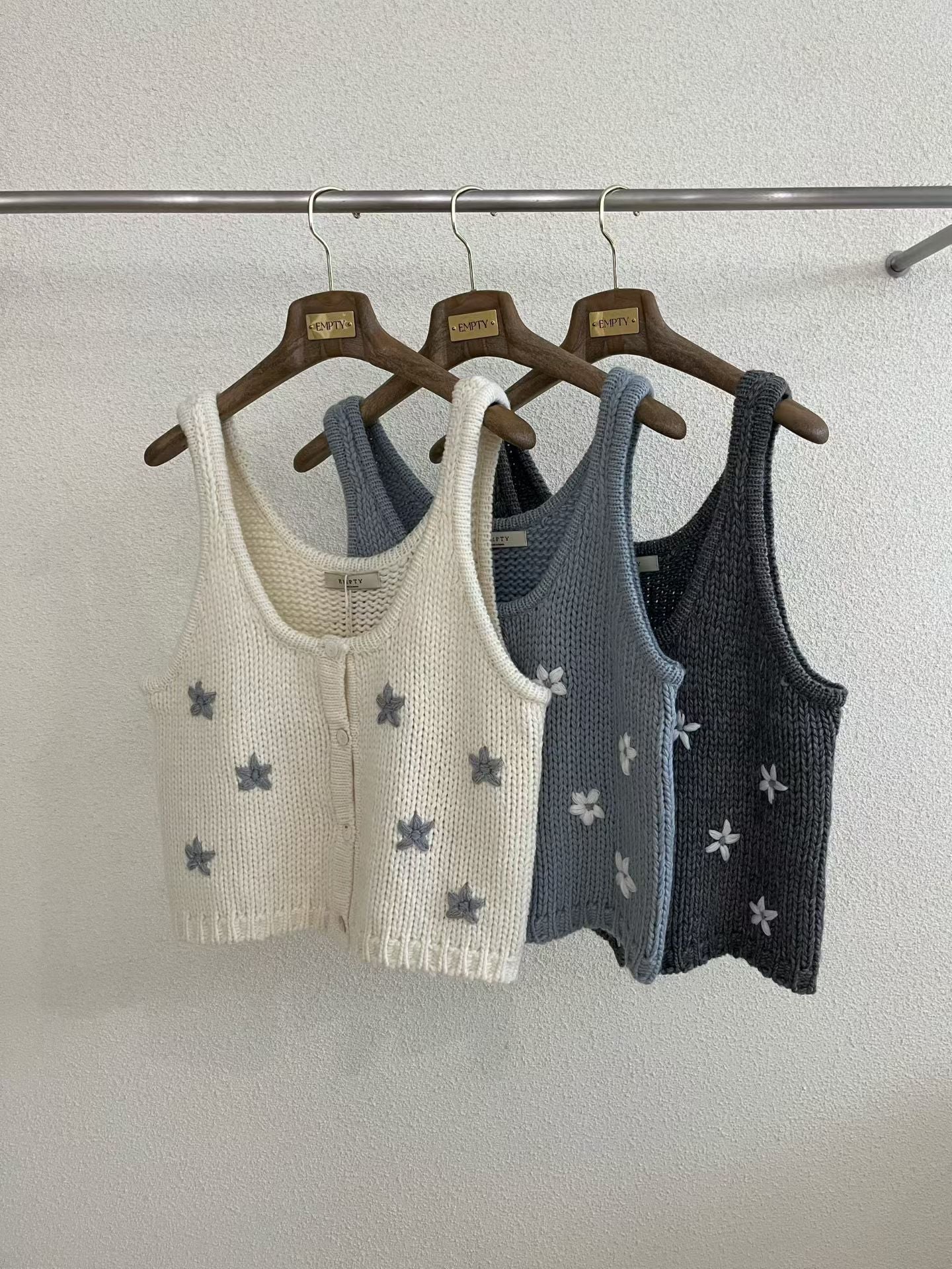 小花刺繡羊毛背心